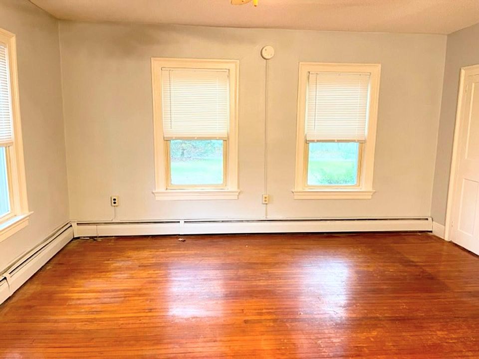 2nd image of 8 Mulberry St #5