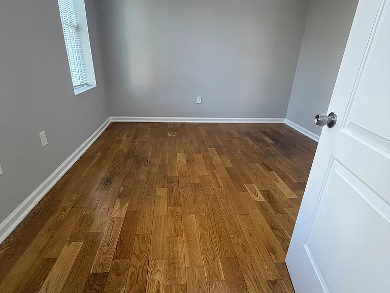 146-150 Manhattan Ave #4A — Photo 8