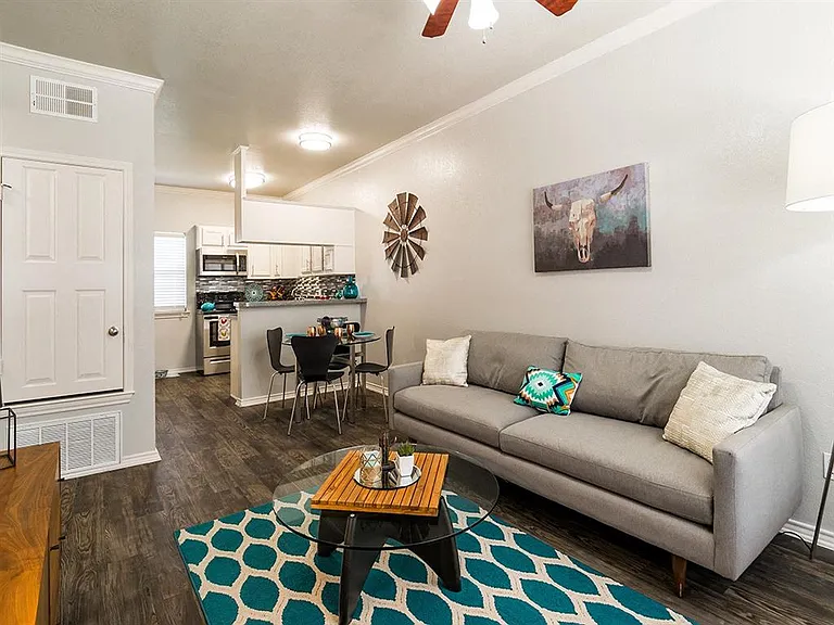 Residences at Holly Oaks — Photo 5