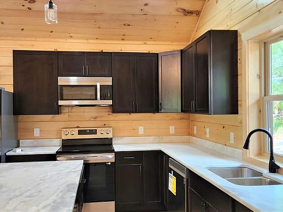 5th image of 936 Fir St Lot 232