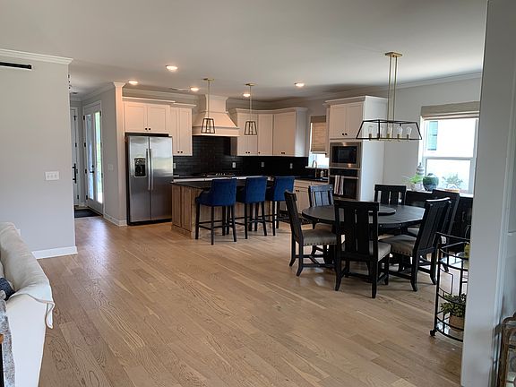 5th image of 4036 Lioncrest Ln