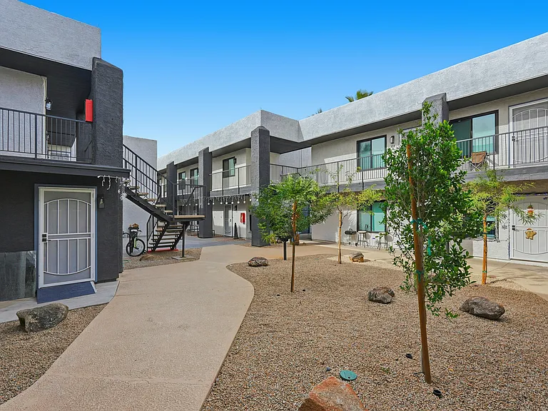 3738 East McDowell Road — Photo 10