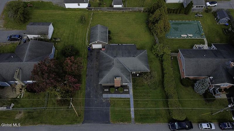 2nd image of 9 7th Avenue