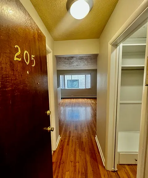 Corona Manor Apartments — Photo 6