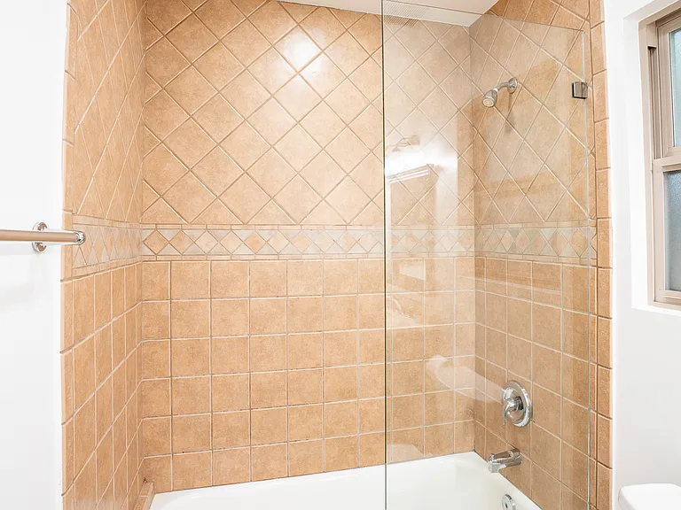 8330 Lilienthal Ave — Photo 30