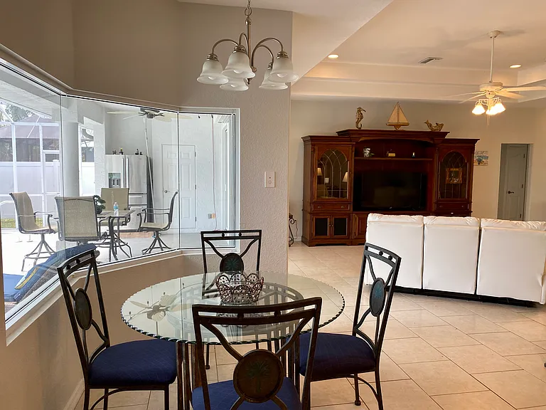 22541 Nyack Ave — Photo 11
