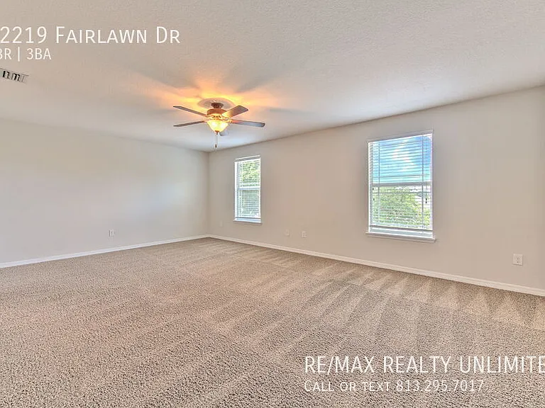 12219 Fairlawn Dr — Photo 31