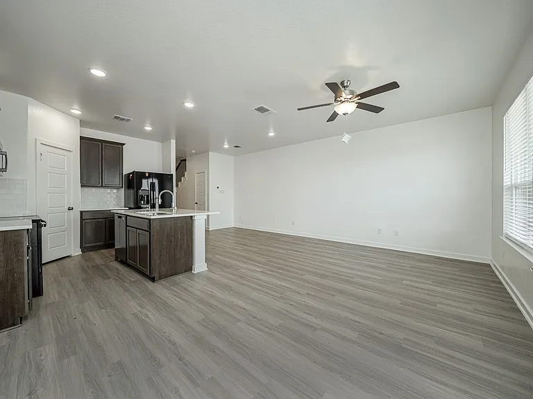 8434 Adelaide Dr — Photo 17