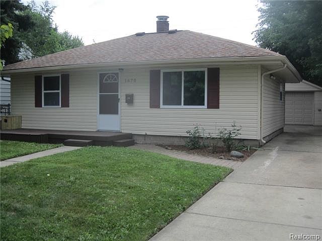 1st image of 1670 Moorhouse St