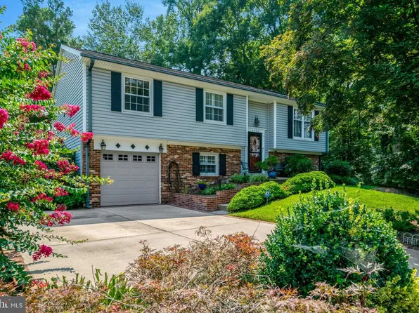 4503 Lantern Pl, Alexandria, VA 22306