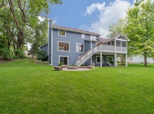 10612 Crestridge Dr, Minnetonka, MN 55305