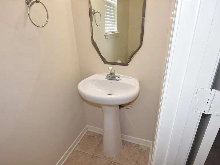 1035 Junction Ct — Photo 30