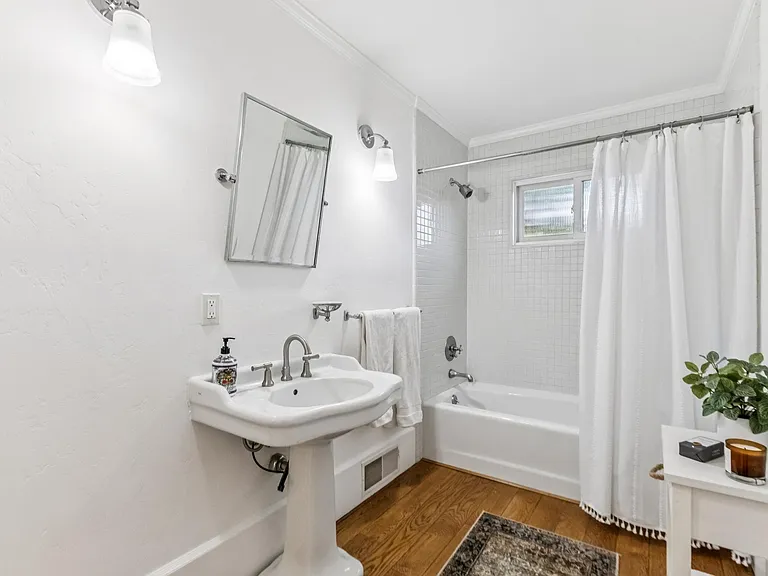 1156 Butterfield Rd — Photo 17