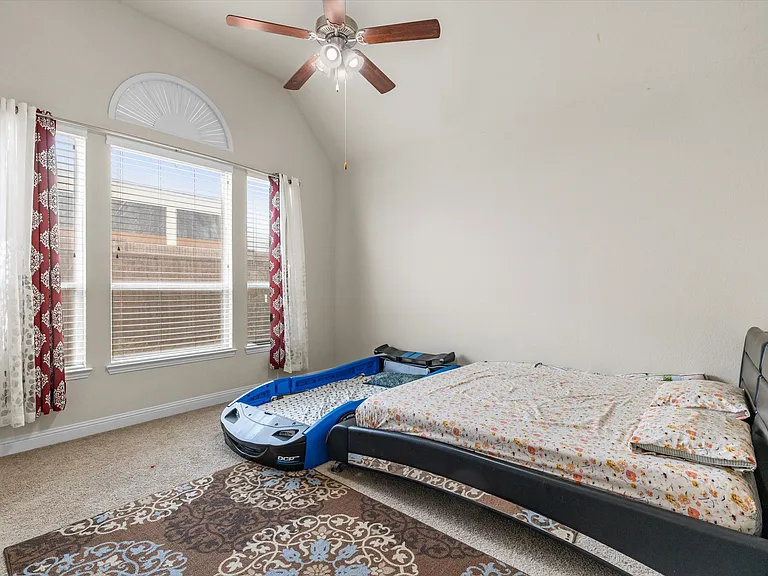 10611 Ferdinand Vw — Photo 13