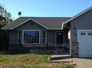 225 Arnos St, Talent, OR 97540