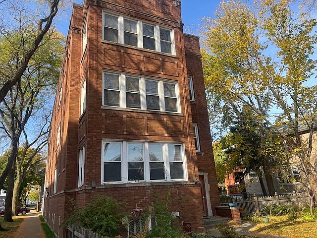 1st image of 4308 W Waveland Ave #3