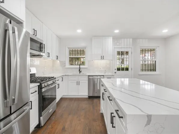 953 E 220th Street, Bronx, NY 10469
