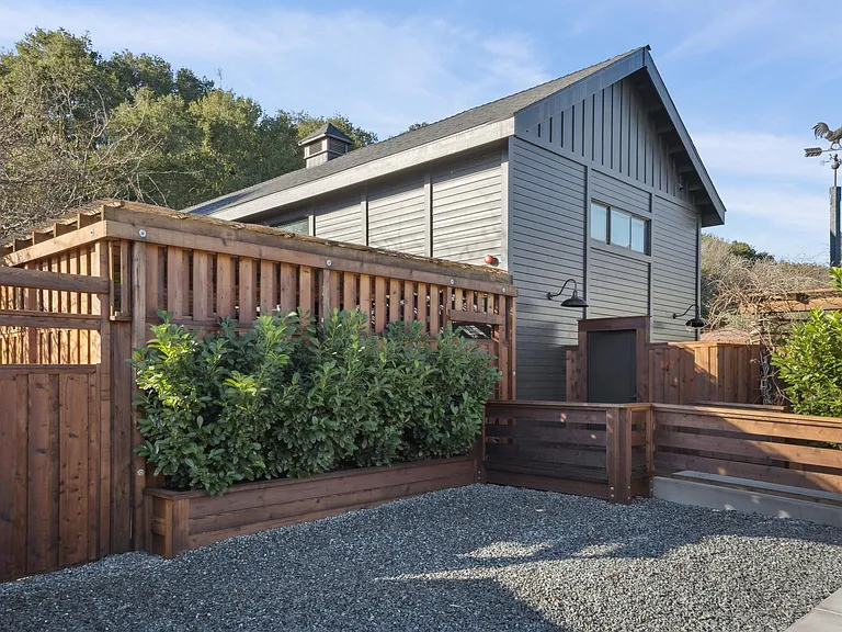 303 Bodega Ave — Photo 2