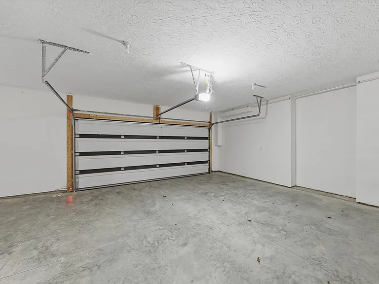 3912 Edwards Rd — Photo 58