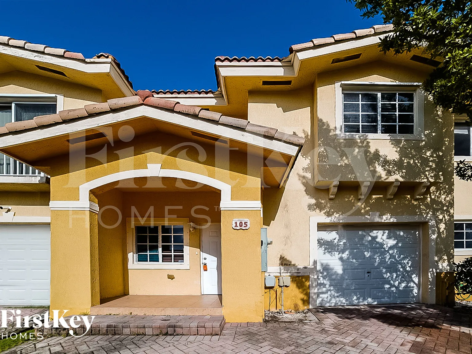 3 bed, 2.5 bath, 1676 sqft, $2,320 — Photo 1