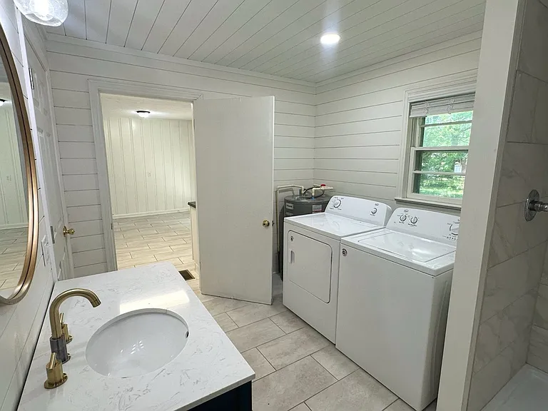 1703 Ryan Ave — Photo 10