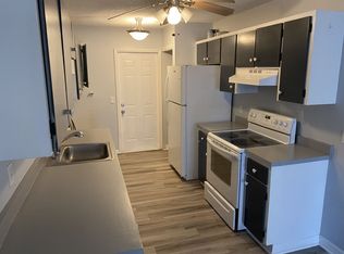 437 E Rosewood Ln, Tavares, FL 32778