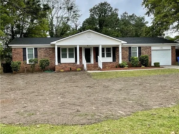 5601 Shenandoah Dr, Fayetteville, NC 28304