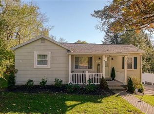 1030 Van Velsor Dr, Bakerstown, PA 15007