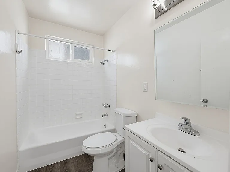 333 S Rexford Dr #7 — Photo 8
