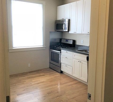 2nd image of 230 11th St APT 5