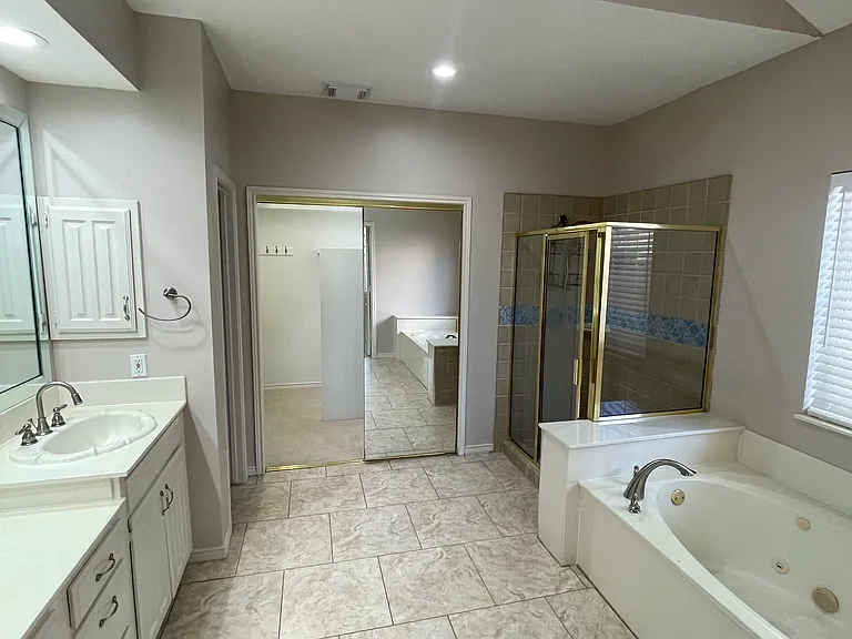 425 Waterside Dr — Photo 8
