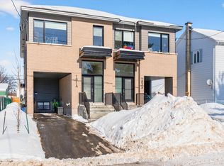 181 Columbus Ave #B, Ottawa, ON K1K 1P7