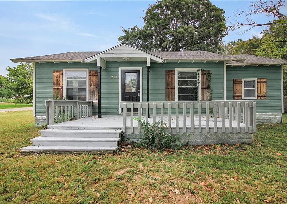 1st image of 213 Dewitt Ave