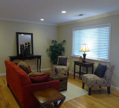 5th image of 2819 Varden Ave
