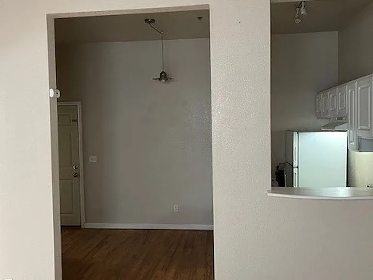 1425 N Washington St #305 — Photo 4