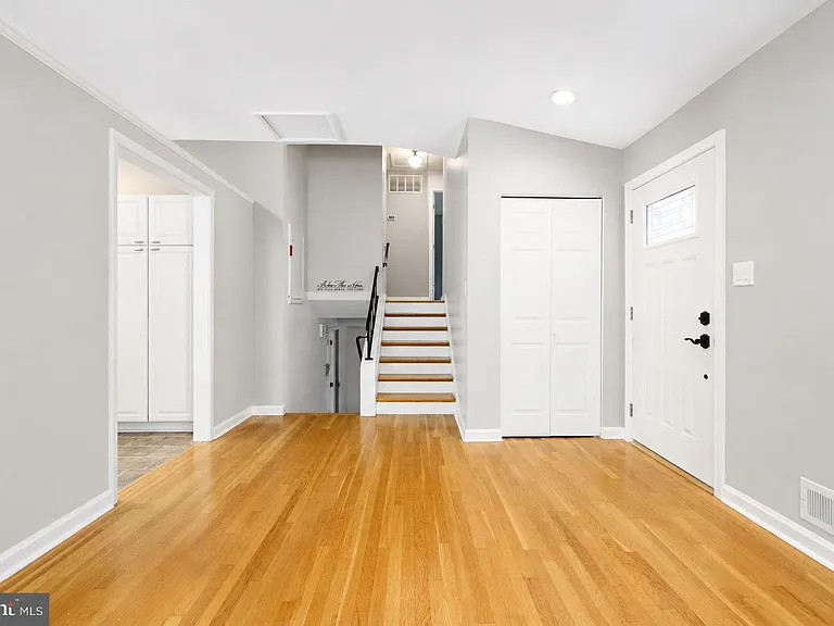 10827 Charles Dr — Photo 5