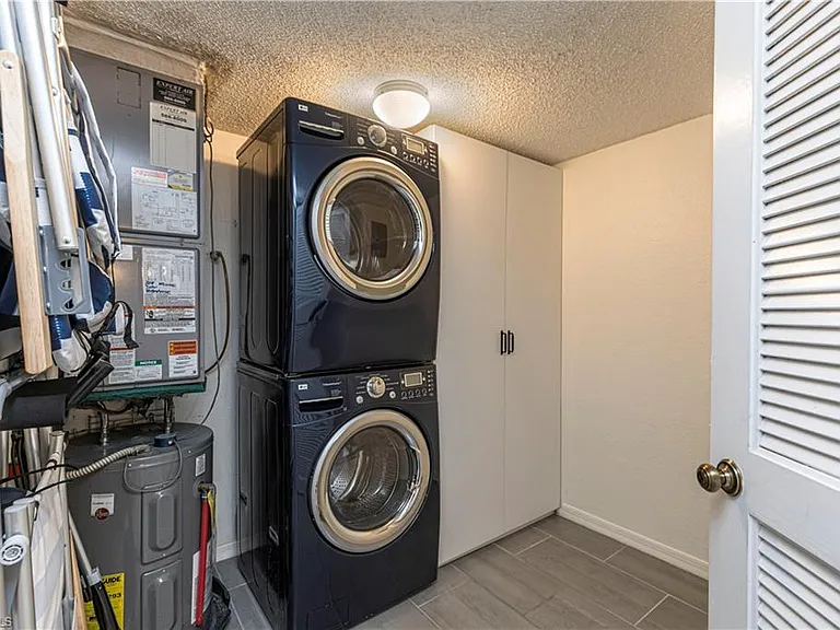 9600 Victoria Ln #108 — Photo 22