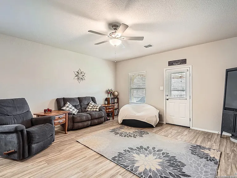 13039 Heathers Sun St — Photo 8