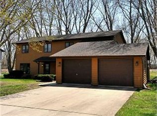 2001 Springview Dr, Mason City, IA 50401