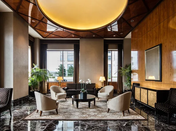 200 Riverside Boulevard image 9 of 11