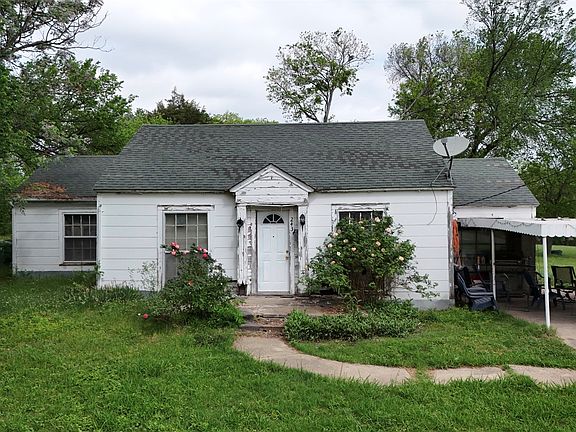 5th image of 243 Walnut Dr