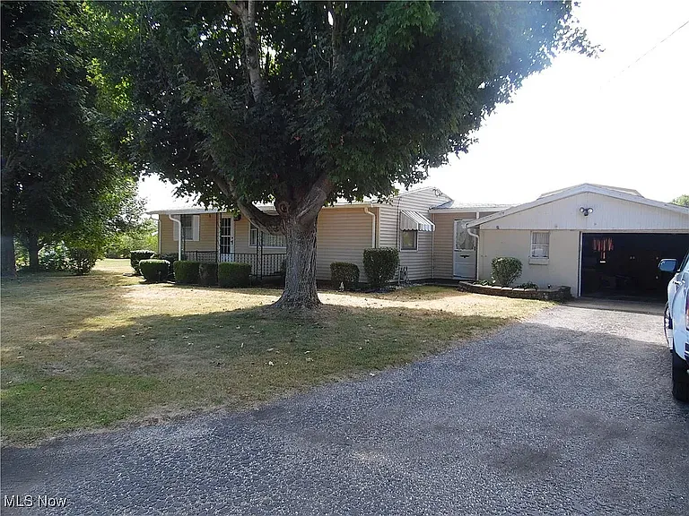 111 Hanson Dr — Photo 6