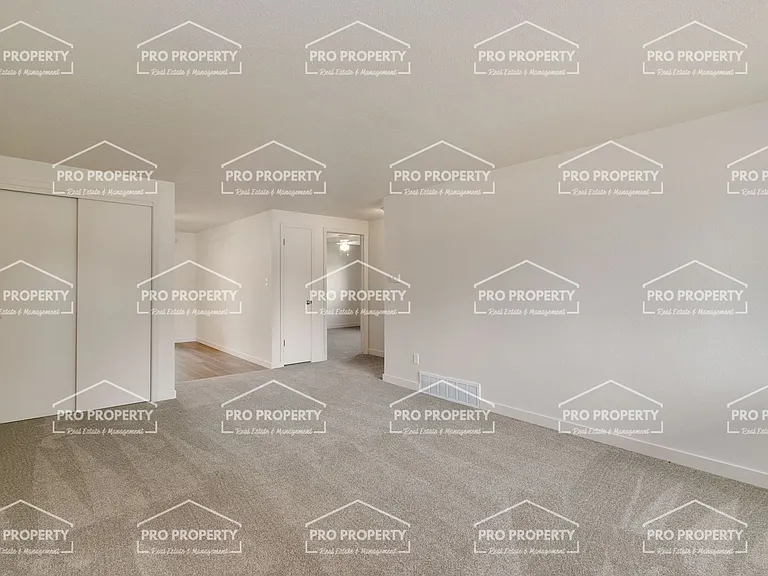 424 W 43rd St — Photo 3