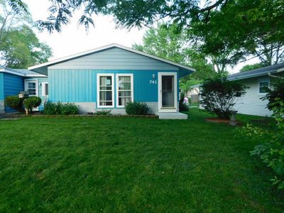 741 Houston Dr, Carpentersville, IL, 60110