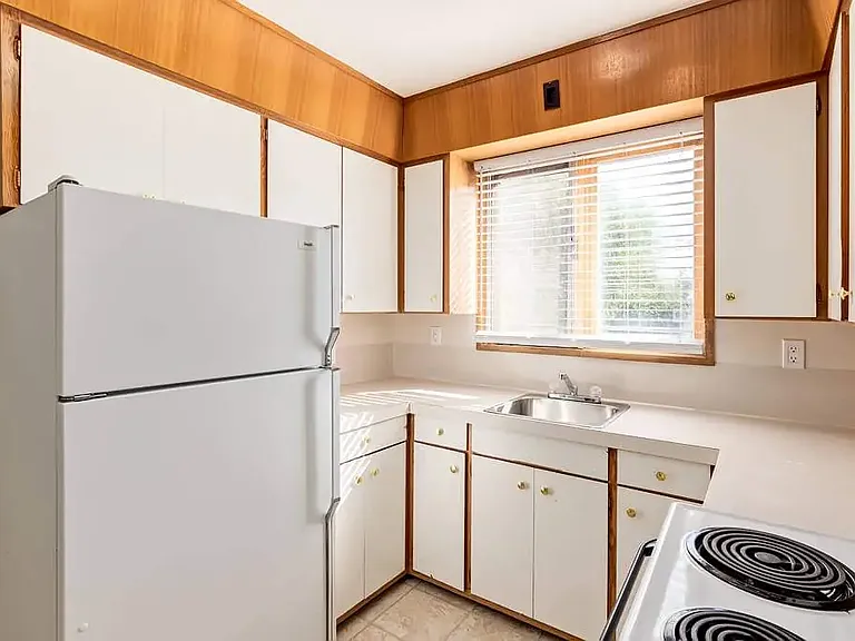 549 Belfast St SE #5 — Photo 10