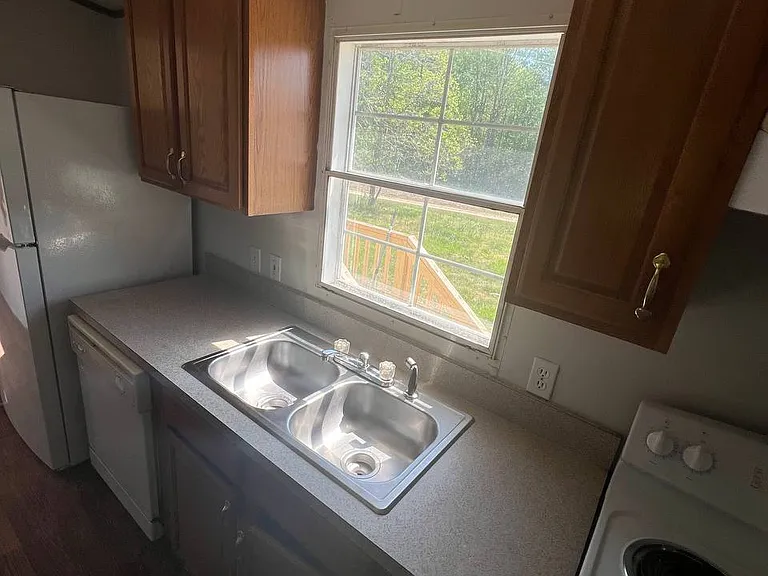 128 Reginald Russell Rd — Photo 4