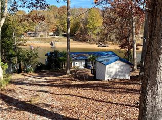 28 Birds Ln, Abbeville, SC 29620