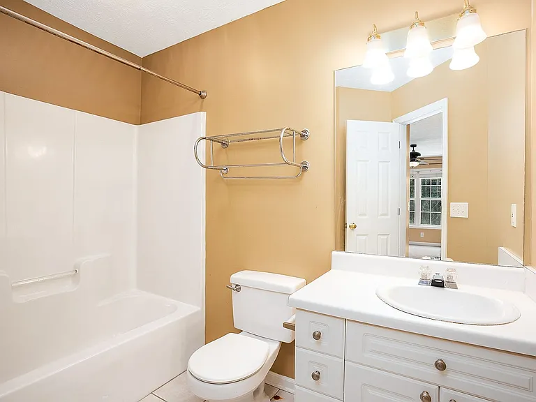 2428 E University Dr #103 — Photo 16