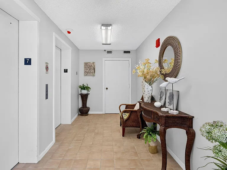 5061 N Highway A1A #705 — Photo 32