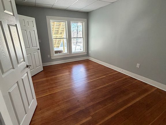 5th image of 212 School St #2L